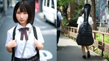 345SIMM-785 A girl who can only look like a freshly graduated school bag of 143 cm.  She was too baby-faced and completely touched.  Kana Yura
