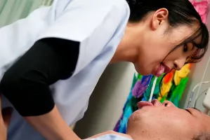 AKNR AKDL-211 乳頭性高潮護士我認為她乾淨整潔的護士喜歡唾液親吻楠木佳奈
