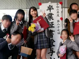 AKDL-271 Shake video with classmates immediately after graduation 〇〇〇