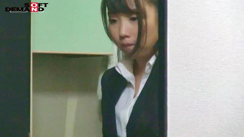 NTTR-015 Девушка в костюме одержима уязвимой офисной дамой, которая подвергается сексуальным домогательствам, становится агрессивной и мстит.