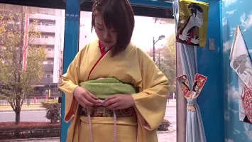 RCTD-070 Волшебное зеркало Поздравляем!  Церемония совершеннолетия: симпатичная 20-летняя девушка с большой грудью и бейсбольным кулаком в кимоно с длинными рукавами перед своим парнем
