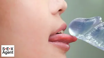 AGMX-162 Pull it out with your face!  Ultra close up dildo blowjob
