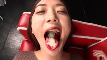 EVIS-501 음란한 미인이 두꺼운 혀로 도발적으로 침을 흘리고 있다
