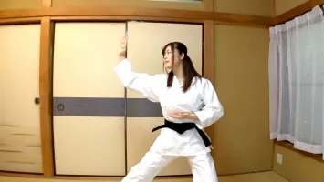 FONE-060 Osu!  Big-breasted karate master, Risa Actor instantly killed!  Dirty little schoolgirl 10-stage erotic master is electric shock AV DEBUT