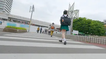 NEOS-003 Persecution 03 Long-term voyeuristic recording of a child wearing uniform and casual clothes walking to school by train while actively swinging a backpack with two knots.