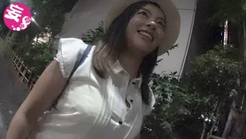 HIKR-106 Встреча в Токио Эвира, 20-летняя испанская студентка, приехавшая в Японию с заграничной поездкой, была подобрана в Синдзюку накануне ее возвращения, и ее загорелая, эротичная грудь и поза наездницы с большой задницей были потрясающими!