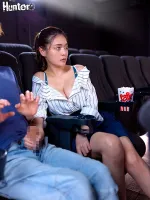 HUNTB-687 Alone with a beautiful woman at a movie theater during the daytime on weekdays!  Moreover, the older sister was a slut!  During the movie, she came up to me and played with my nipples and dick over her clothes...
