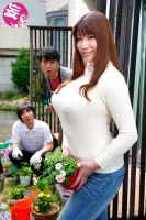 NDRA-007 Clothed Big Breasts Netorarezumu My Neighbors Really Look At My Wifes Breasts Chitose Saegusa
