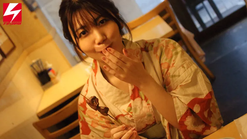 NNPJ-482 Picking Up Married Women Using SNS Usually, a normal married woman who lives in an apartment complex who only wears a 980 yen hoodie wore a kimono and had a special date.  Mako