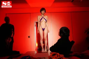 SSNI-245 奧田咲被迫成為比裸體更尷尬的新小泳裝模特