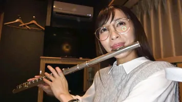 COGM-004 [In this personal video] A certain super-famous music college flute player, Mr. N.K.
