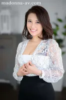 麦当娜 JUL-993 “美”、“智力”、“性”，所有高规格。 前国际空姐 已婚女人 Yuka Tada 42 岁 AV DEBUT