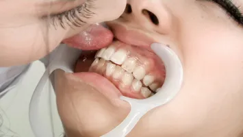 EVIS-519 Teeth Licking Lesbian