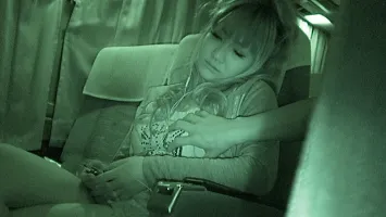 YLWN-295 嚴重的草率●Les X Pu！在夜間巴士電影院，下一個客戶正在睡覺... 4個小時